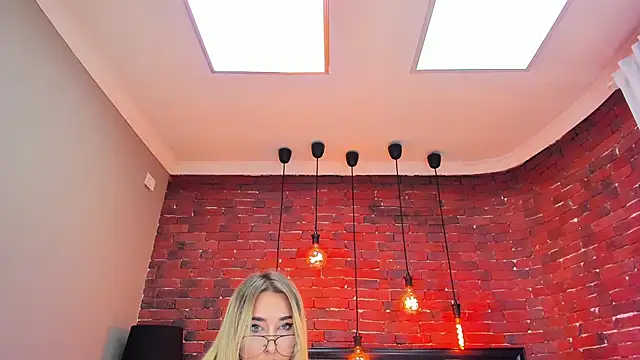 ChristynaRoss online show from 15, 11, 2025