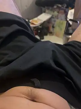 Snapshot of mikeylong chatting on 10, 7, 2026 mikeylong online show from 10, 7, 2026