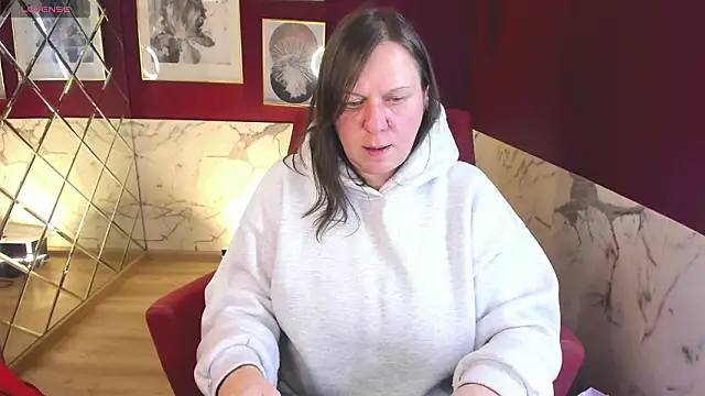 KellyPerfection online show from 3, 3, 2026