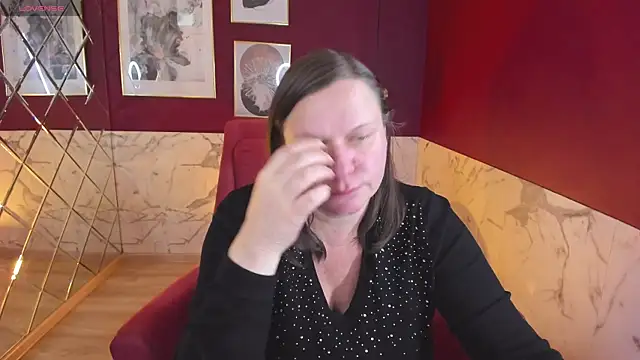 KellyPerfection online show from 4, 12, 2025