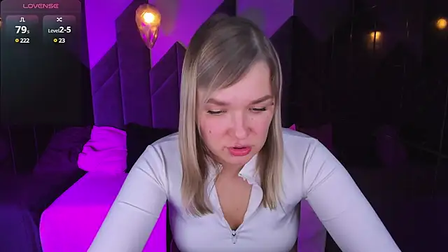 BellaDreamy online show from 9, 3, 2025