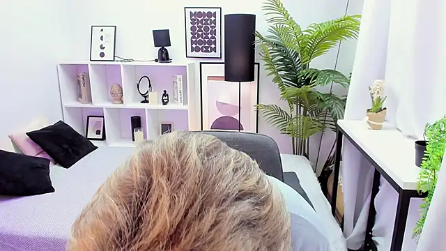 EvelynJoyful online show from 1, 12, 2025