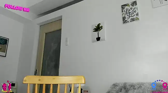 hottycrishina online show from 3, 3, 2025