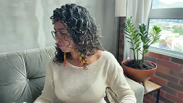 Snapshot of illaroom chatting on 24, 2, 2025 illaroom online show from 24, 2, 2025