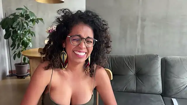 Snapshot of illaroom chatting on 22, 2, 2025 illaroom online show from 22, 2, 2025