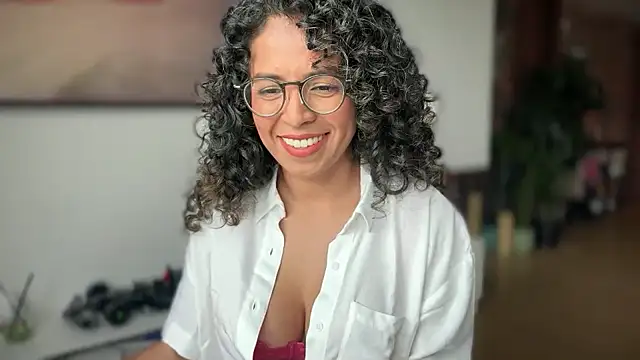 Snapshot of illaroom chatting on 28, 10, 2025 illaroom online show from 28, 10, 2025