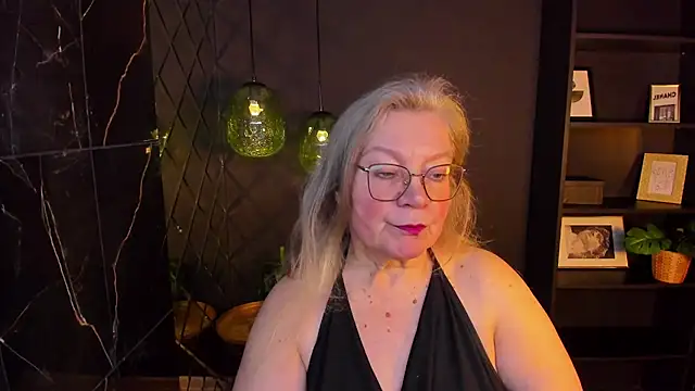 Snapshot of NataliMellow chatting on 5, 4, 2026 NataliMellow online show from 5, 4, 2026