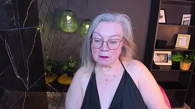 Snapshot of NataliMellow chatting on 8, 4, 2026 NataliMellow online show from 8, 4, 2026