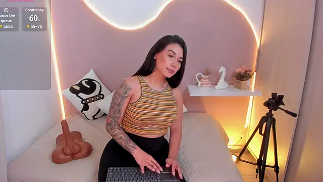 EllieMitchell online show from 14, 3, 2025