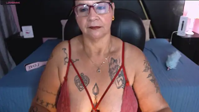 Snapshot of laura_riley chatting on 21, 2, 2025 laura riley online show from 21, 2, 2025