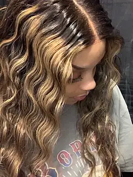 Rakiyahcharms online show from 1, 2, 2026