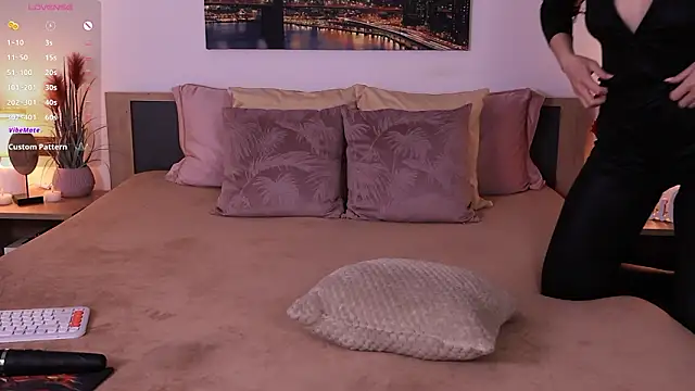 Leila  Sweet online show from 1, 3, 2026