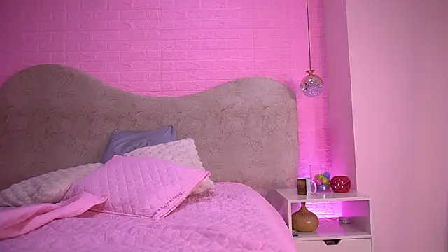 Snapshot of sarakaisy chatting on 18, 4, 2026 sarakaisy online show from 18, 4, 2026