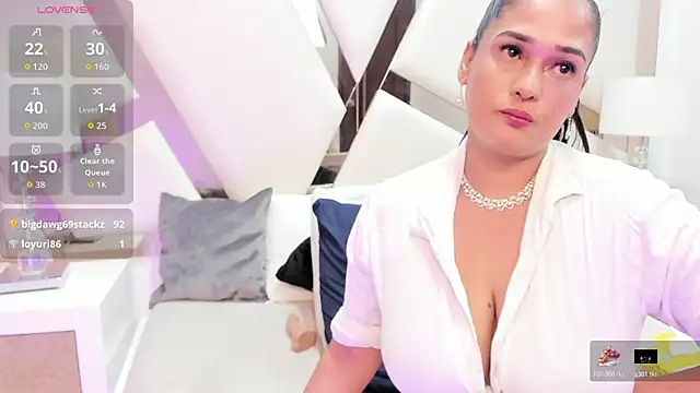 MilfVictoria online show from 19, 10, 2025