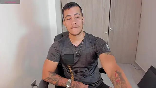 Snapshot of CRAZYBOYLOVE chatting on 9, 2, 2026 CRAZYBOYLOVE online show from 9, 2, 2026