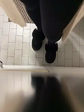 Snapshot of Wet-Pussycat chatting on 4, 12, 2025 Wet-Pussycat online show from 4, 12, 2025