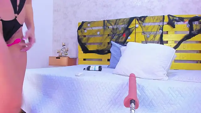 Snapshot of cristinapuerta_ chatting on 31, 10, 2025 cristinapuerta online show from 31, 10, 2025