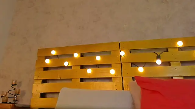 Snapshot of cristinapuerta_ chatting on 3, 10, 2025 cristinapuerta online show from 3, 10, 2025