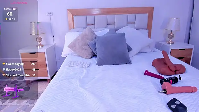 Snapshot of cristinapuerta_ chatting on 30, 9, 2025 cristinapuerta online show from 30, 9, 2025