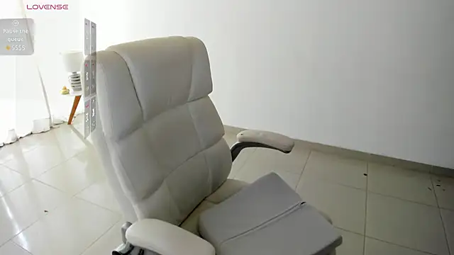 renata t  online show from 2, 3, 2025