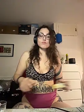 Snapshot of ladyturtle chatting on 5, 6, 2026 ladyturtle online show from 5, 6, 2026