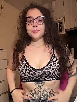 ladyturtle online show from 14, 5, 2026