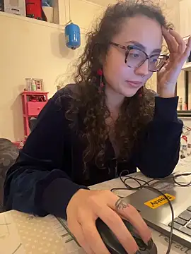ladyturtle online show from 25, 4, 2026