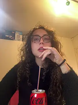 ladyturtle online show from 15, 5, 2026