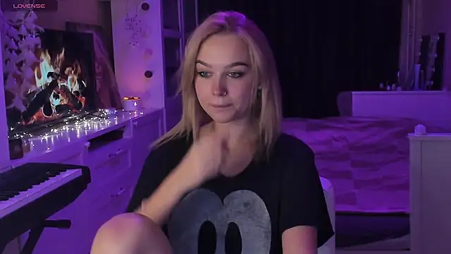 MaryDreaminess online show from 9, 3, 2025