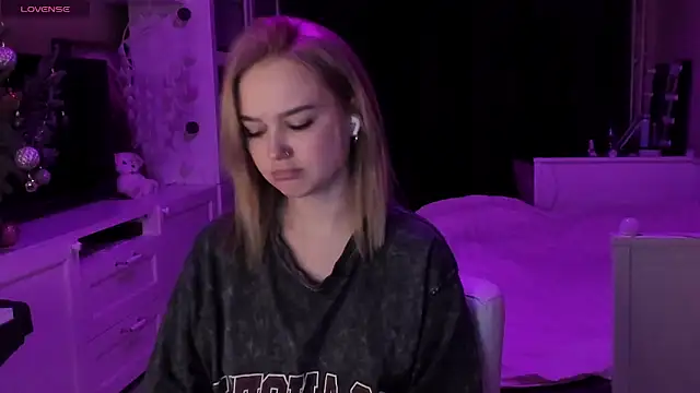 MaryDreaminess online show from 25, 1, 2025