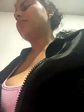 AbbyTaylorr online show from 2, 11, 2025