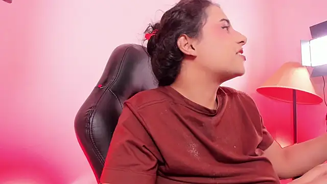 AbbyTaylorr online show from 2, 12, 2025