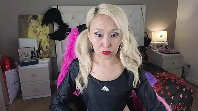 RoxalanaStar online show from 13, 6, 2026