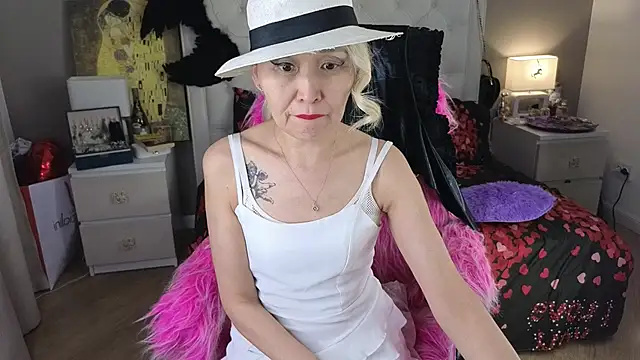 RoxalanaStar online show from 20, 6, 2026