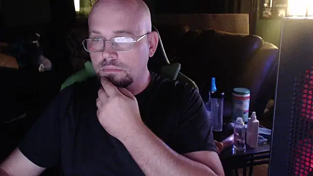 Hunter Largoxh online show from 24, 11, 2025