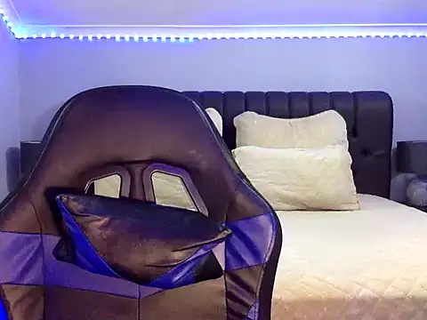 BOOTYBANGER24xx online show from 1, 10, 2025