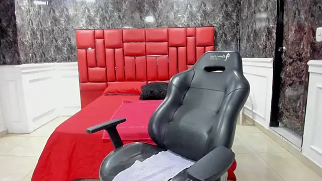 Imyourdirtymilf online show from 8, 10, 2025