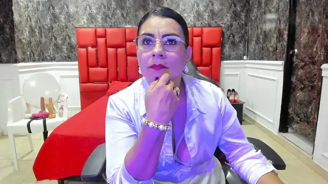 Imyourdirtymilf online show from 7, 11, 2025