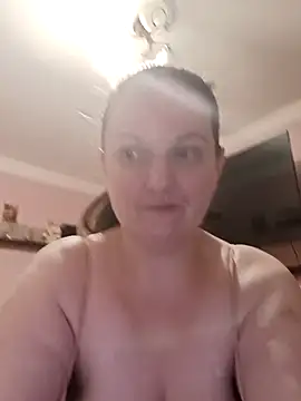 BustyLadyAlma online show from 14, 1, 2026