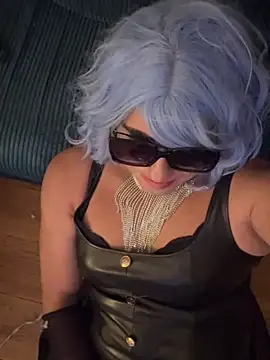 Miss moniq online show from 2, 2, 2025