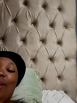 SWEETDOLLY29XX online show from 12, 9, 2025