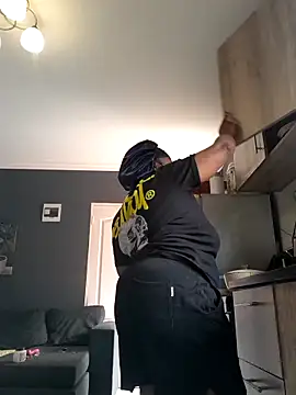 SWEETDOLLY29XX online show from 19, 10, 2025