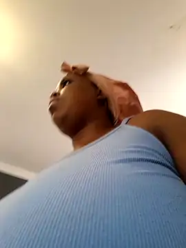 SWEETDOLLY29XX online show from 23, 3, 2026