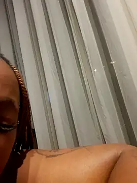 SWEETDOLLY29XX online show from 27, 3, 2026