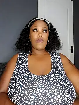 SWEETDOLLY29XX online show from 28, 4, 2026