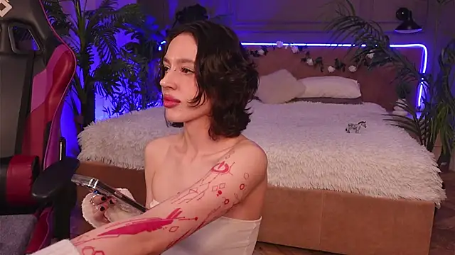 Snapshot of Devilinee chatting on 26, 11, 2025 Devilinee online show from 26, 11, 2025