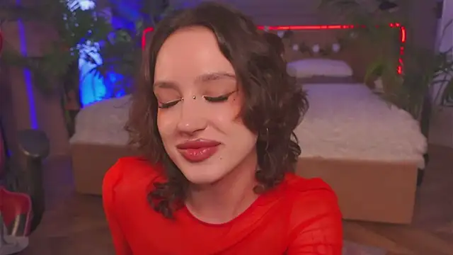 Snapshot of Devilinee chatting on 12, 9, 2025 Devilinee online show from 12, 9, 2025