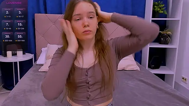 Janie JJ Curvie online show from 28, 3, 2026