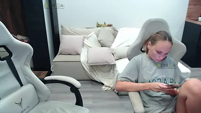 Sunny-Girl1 online show from 15, 10, 2025