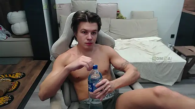 Sunny-Girl1 online show from 4, 12, 2025